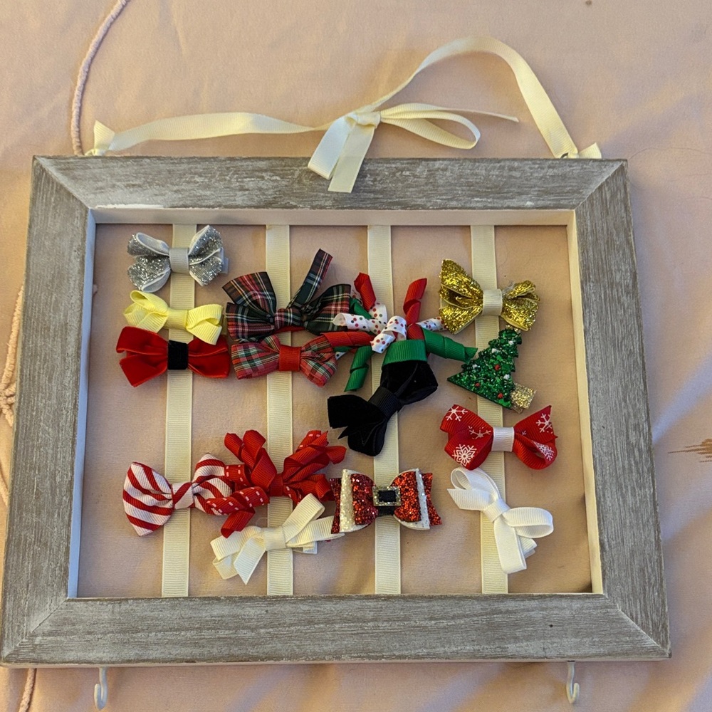 Christmas bows with display